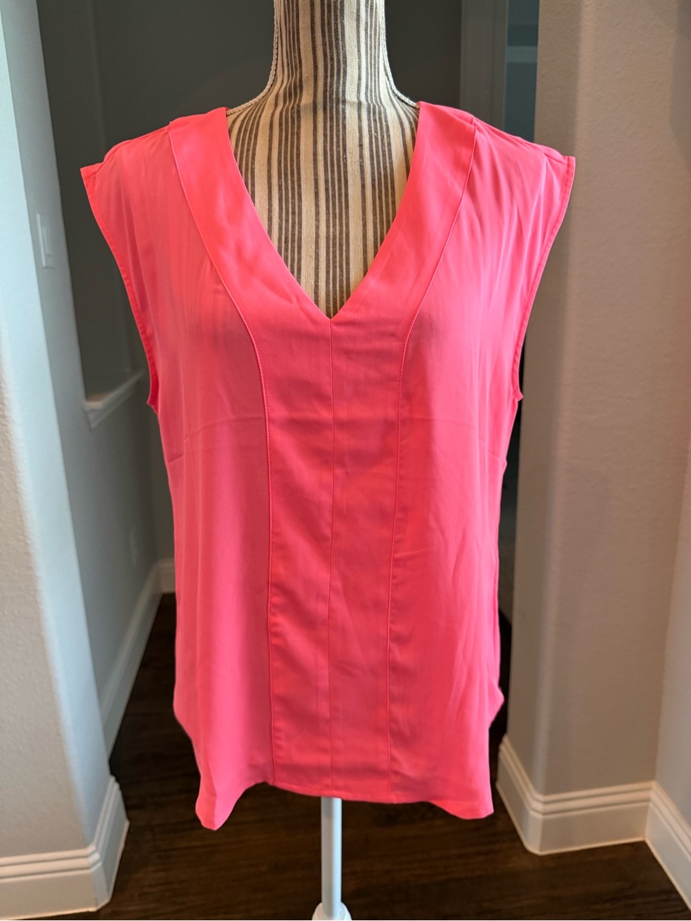 JCrew V-Neck Sleeveless Blouse in Hot Pink medium - Picture 3 of 13